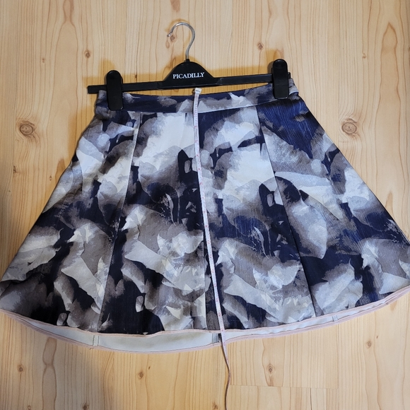 Massimo A-line Skirt - Picture 6 of 7